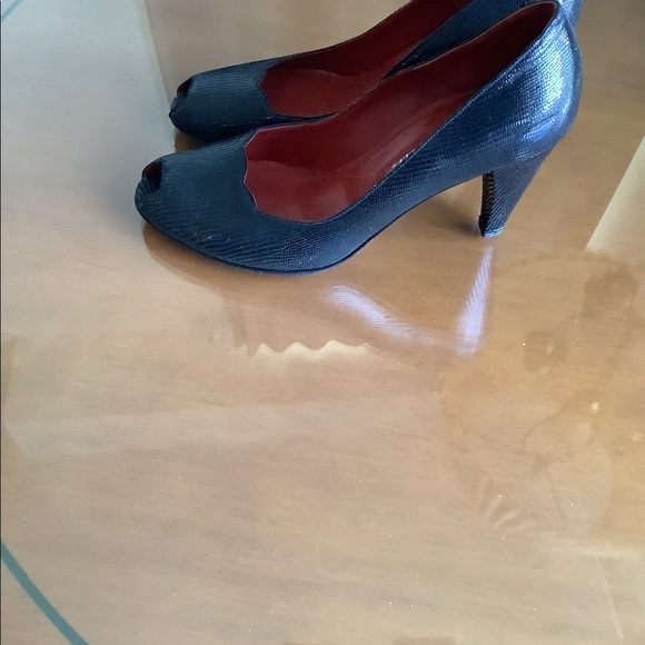 NWOT BLACK CROC PEEP TOES - Picture 2 of 5